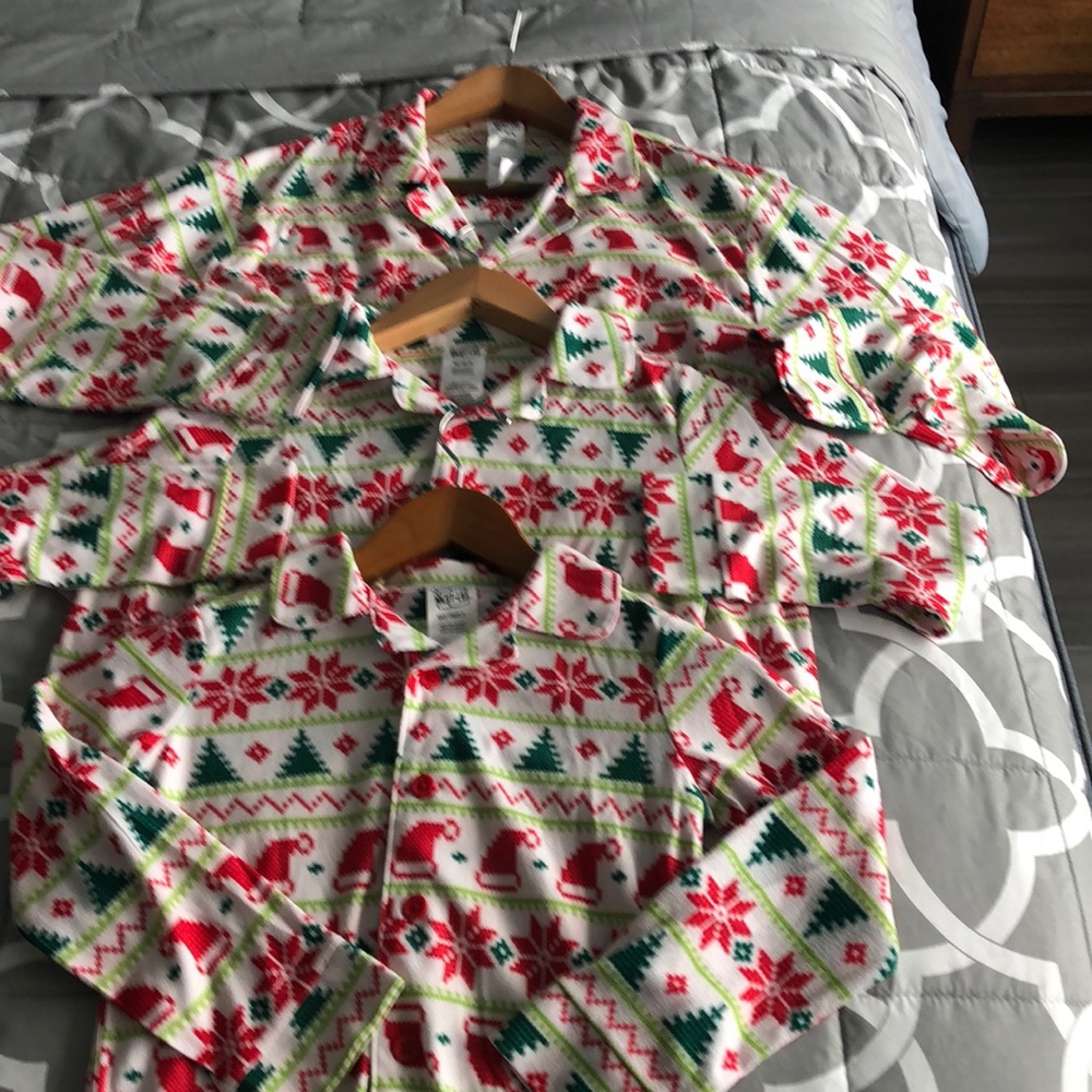 Christmas PJ for the mom in 2 daughters